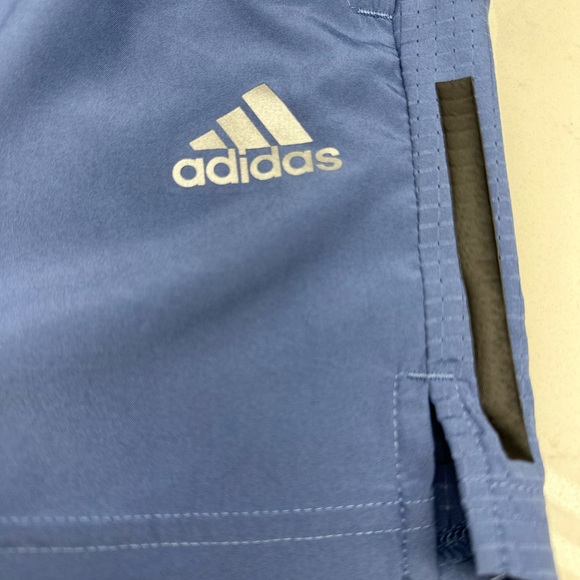 NWT ADIDAS Own The Run 7" Inseam Shorts in Crew Blue Men’s - Picture 6 of 7
